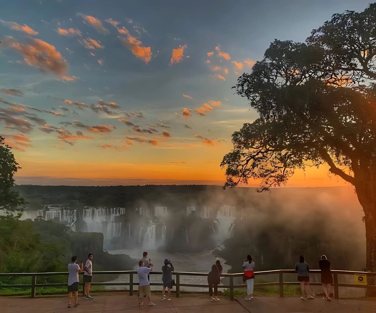 Por do Sol nas Cataratas do Iguaçu